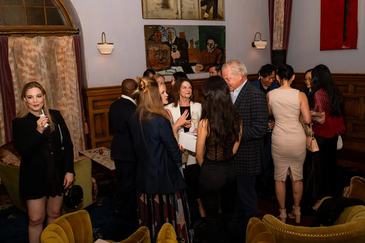 The Lobby Bar full before the music